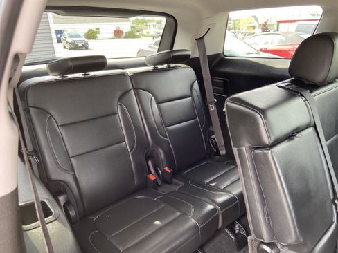 Used 2023 GMC Acadia SLT image 32