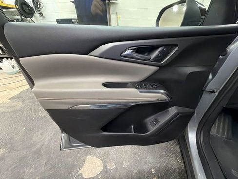 Certified 2025 Chevrolet Traverse LT image 23