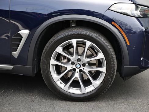 Certified 2024 BMW X5 xDrive40i w/ Parking Assistance Package AWD/4WD image 5