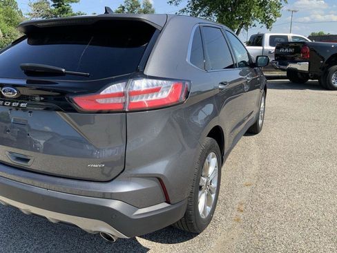 Used 2024 Ford Edge Titanium image 17