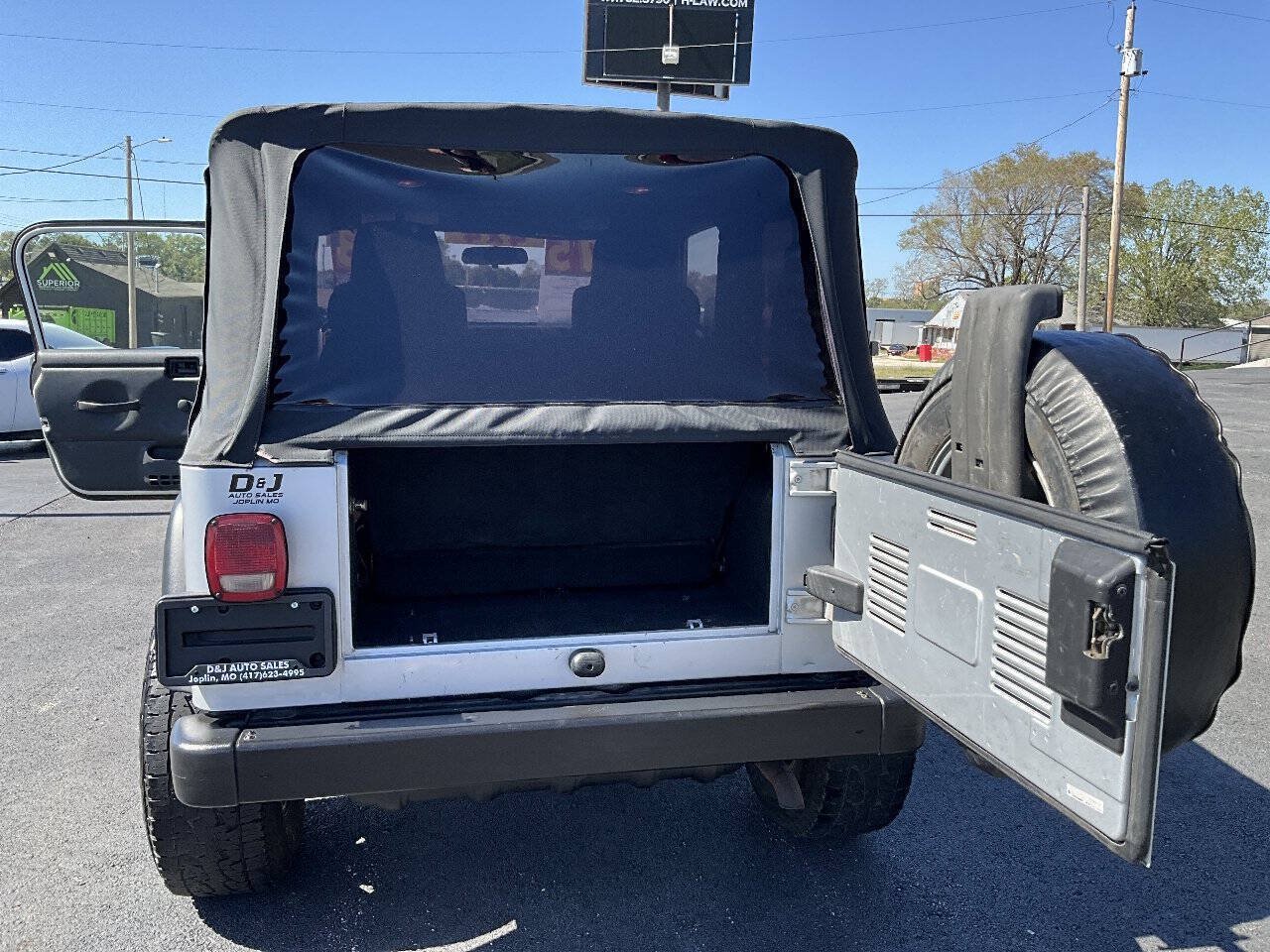 Used 2003 Jeep Wrangler X AWD/4WD image 17