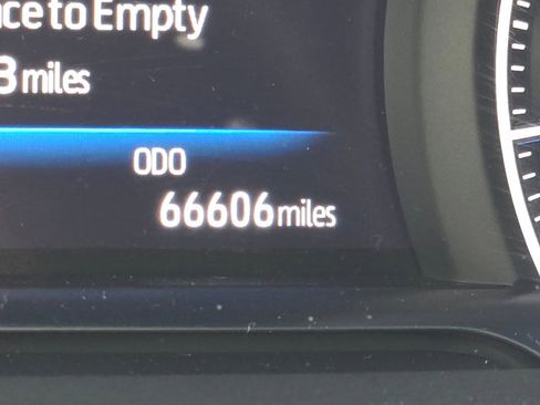 Used 2021 Toyota Venza Limited image 7