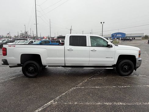 Used 2018 Chevrolet Silverado 2500 LT AWD/4WD image 6
