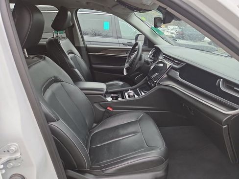 Used 2022 Jeep Grand Cherokee Limited 4xe image 13