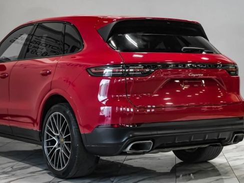 Used 2021 Porsche Cayenne AWD/4WD image 15