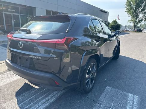 Used 2025 Lexus UX 300h AWD w/ Accessory Package (Z2) image 7