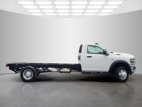 New 2026 RAM 5500 Tradesman w/ Chrome Appearance Group image 3