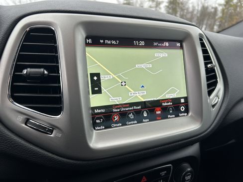 Used 2021 Jeep Compass Latitude w/ Driver Assistance Group image 17