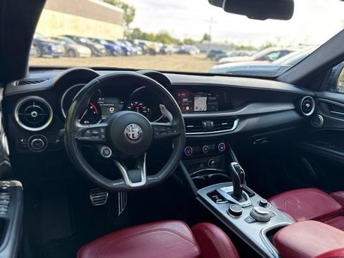 Used 2022 Alfa Romeo Stelvio Veloce AWD/4WD image 15