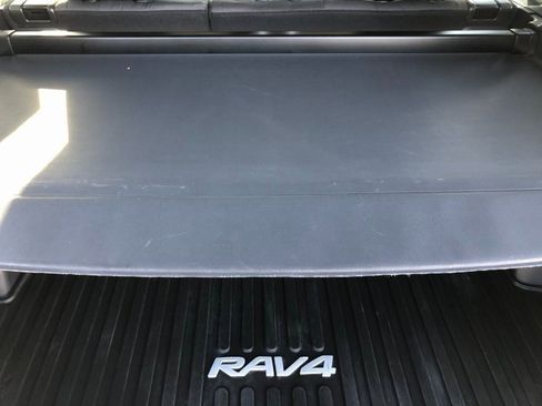 Used 2025 Toyota RAV4 XLE image 26