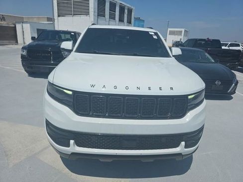 Used 2022 Jeep Wagoneer Series I AWD/4WD image 6