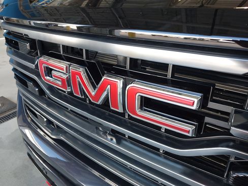 Used 2025 GMC Sierra 1500 AT4 image 31