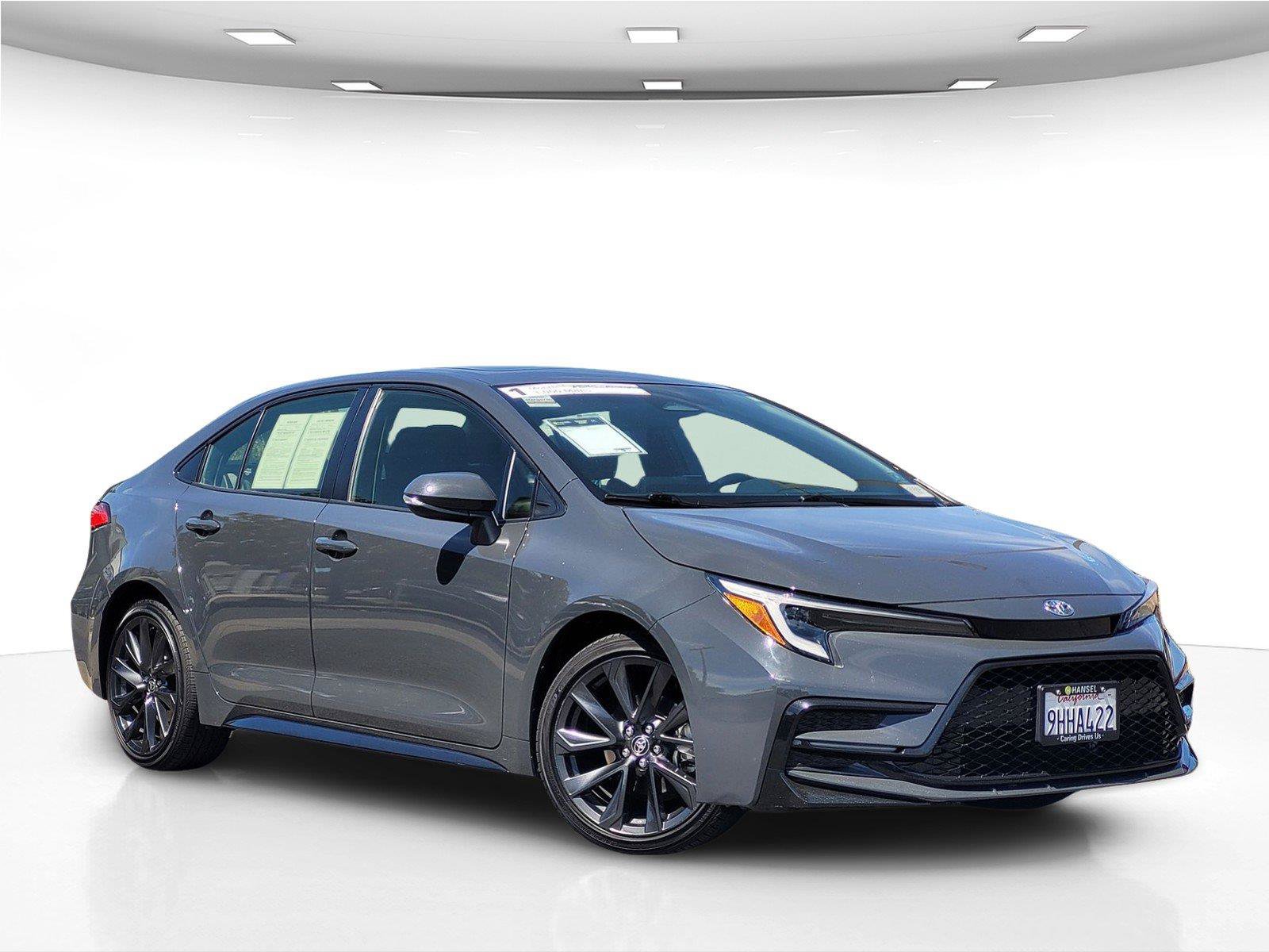 Used 2023 Toyota Corolla SE w/ SE Premium Package FWD image 2