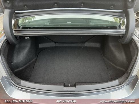 Used 2013 Acura ILX w/ Technology Package FWD image 22