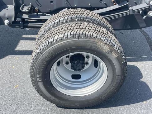 New 2025 Ford F350 XL w/ XL Chrome Package image 21