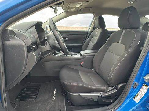 Used 2025 Nissan Sentra SV FWD image 4