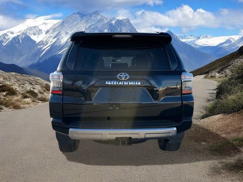 Used 2019 Toyota 4Runner TRD Off-Road Premium image 4