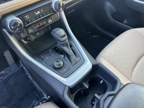 Used 2025 Toyota RAV4 XLE image 26