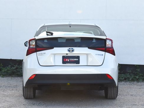 Used 2021 Toyota Prius LE AWD/4WD image 4