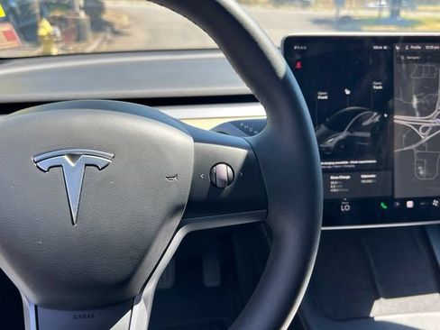 Used 2021 Tesla Model 3 Long Range AWD/4WD image 23