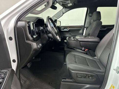 Used 2024 GMC Sierra 1500 SLE image 11