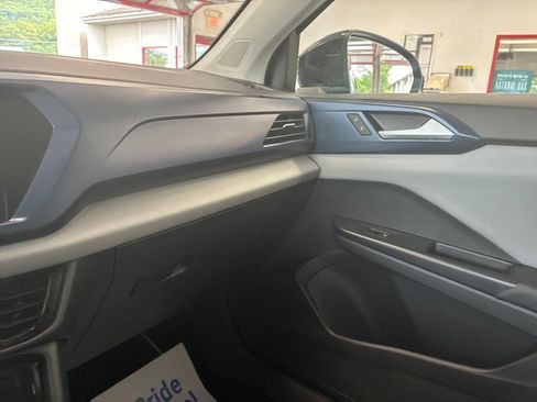 Used 2023 Volkswagen Taos SE w/ Panoramic Sunroof Package AWD/4WD image 38