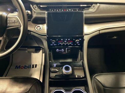 Used 2022 Jeep Grand Cherokee L Limited w/ Luxury Tech Group II image 12