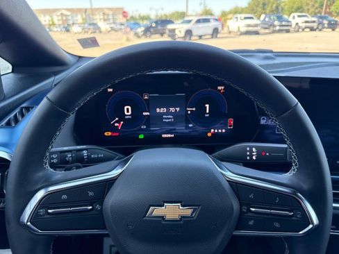 Used 2025 Chevrolet Equinox EV LT w/ Convenience Package FWD image 17