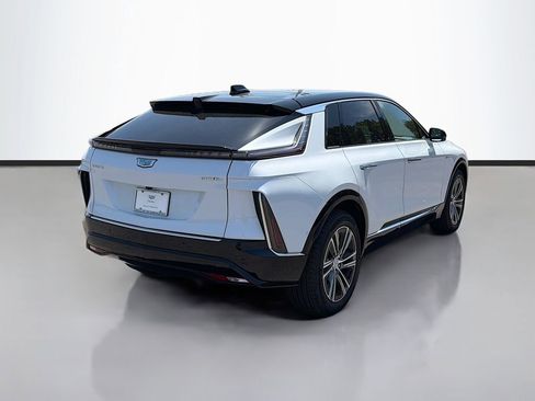 New 2026 Cadillac Lyriq Luxury w/ LPO, Floor Liner Package AWD/4WD image 5