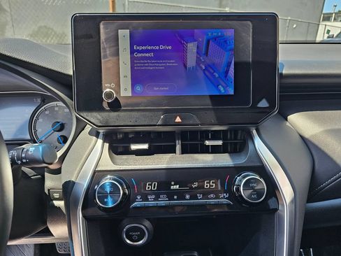 Certified 2023 Toyota Venza LE AWD/4WD image 26
