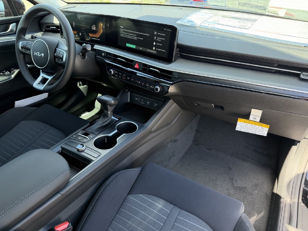 New 2027 Kia K5 LXS FWD image 11
