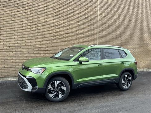 New 2026 Volkswagen Taos SE image 35