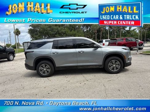 Used 2026 Chevrolet Traverse LT w/ Driver Confidence Package FWD image 12