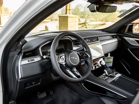 New 2026 Jaguar F-PACE R-Dynamic S image 15