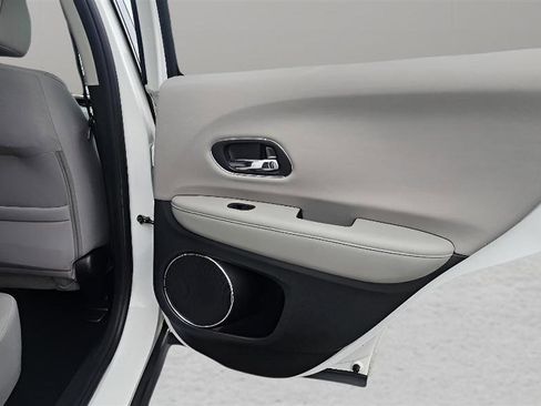 Used 2018 Honda HR-V EX image 24