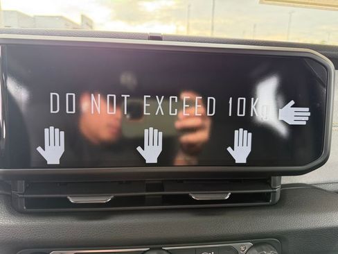 New 2026 Jeep Gladiator Sport image 19