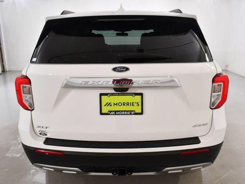 Used 2022 Ford Explorer XLT w/ Equipment Group 202A AWD/4WD image 13