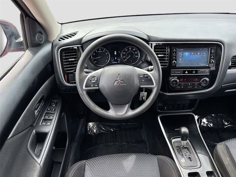 Used 2019 Mitsubishi Outlander ES FWD image 20