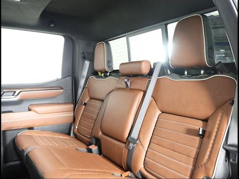 Used 2025 GMC Sierra 1500 Denali Ultimate AWD/4WD image 10