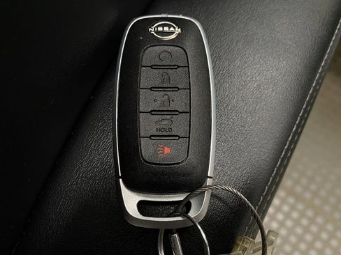 Certified 2025 Nissan Rogue SV image 31