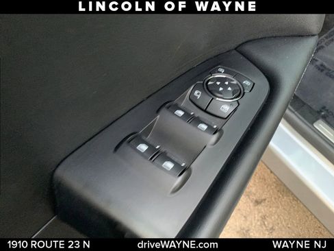 Certified 2022 Lincoln Nautilus AWD w/ Premium Package image 13