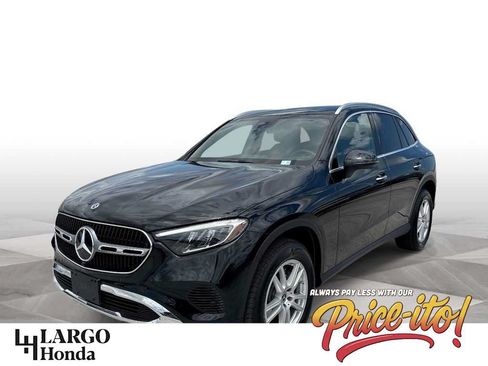 Used 2026 Mercedes-Benz GLC 300 image 1