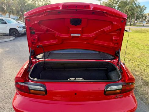 Used 2000 Chevrolet Camaro Z28 w/ SS Performance/Appearance Pkg image 7