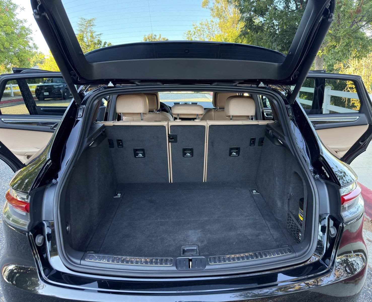 Used 2019 Porsche Macan AWD/4WD image 10