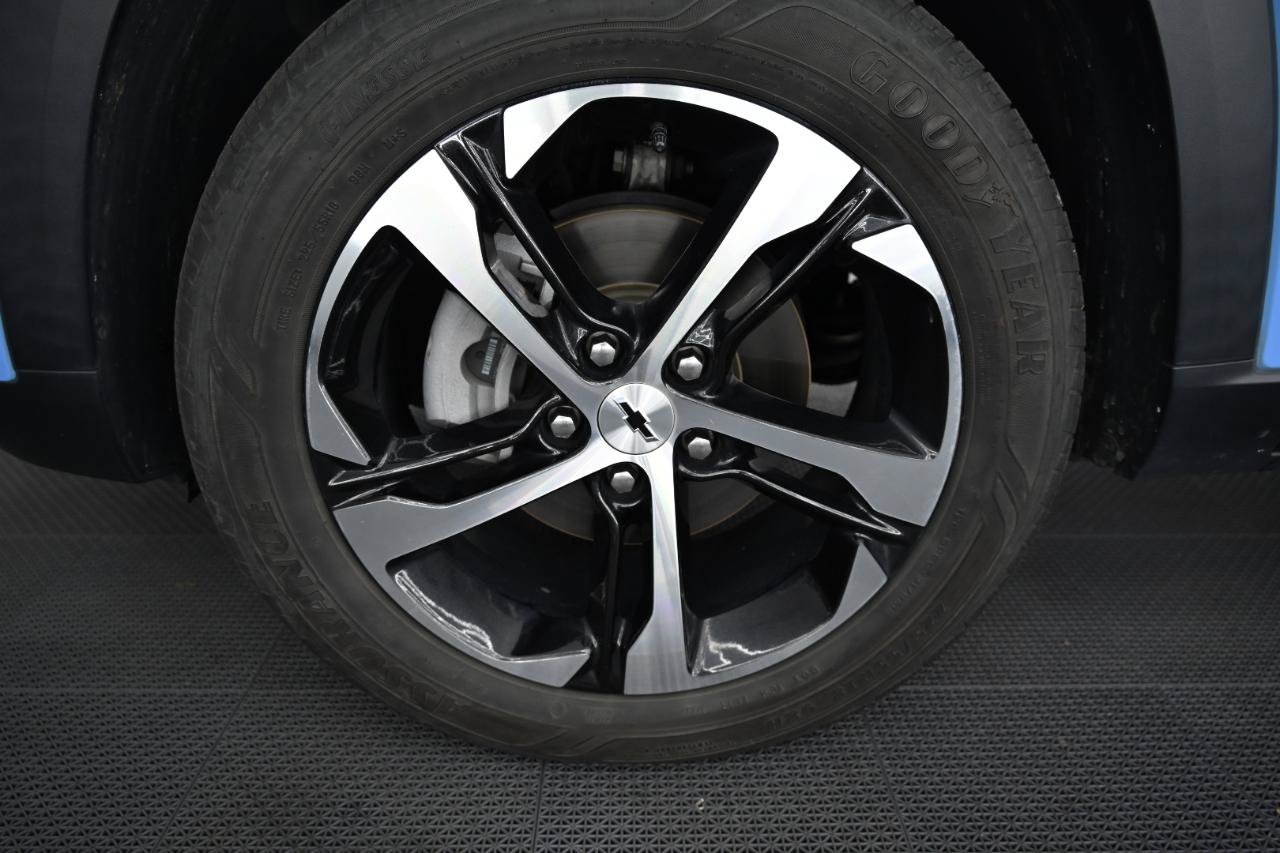 Used 2024 Chevrolet Trax RS w/ Sunroof Package FWD image 36