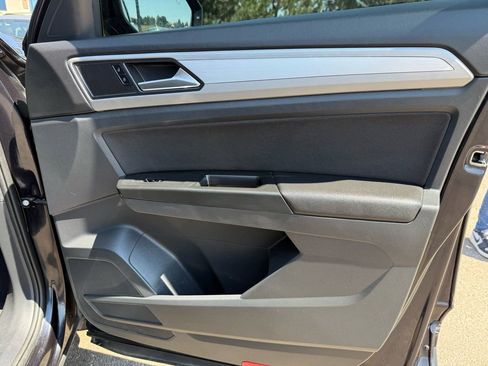 Used 2021 Volkswagen Atlas S image 29