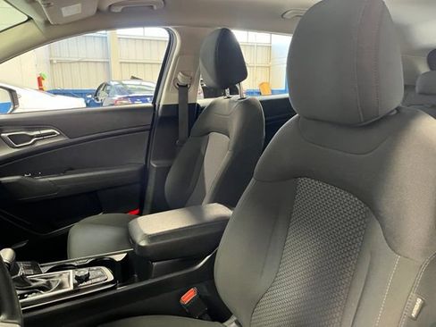 Used 2024 Kia Sportage LX FWD image 24