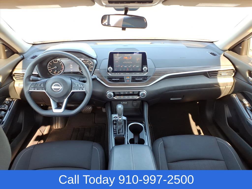 Used 2023 Nissan Altima 2.5 SV FWD image 14