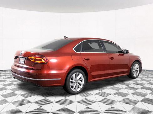 Used 2018 Volkswagen Passat 2.0T SE w/ SE Lighting Package image 16