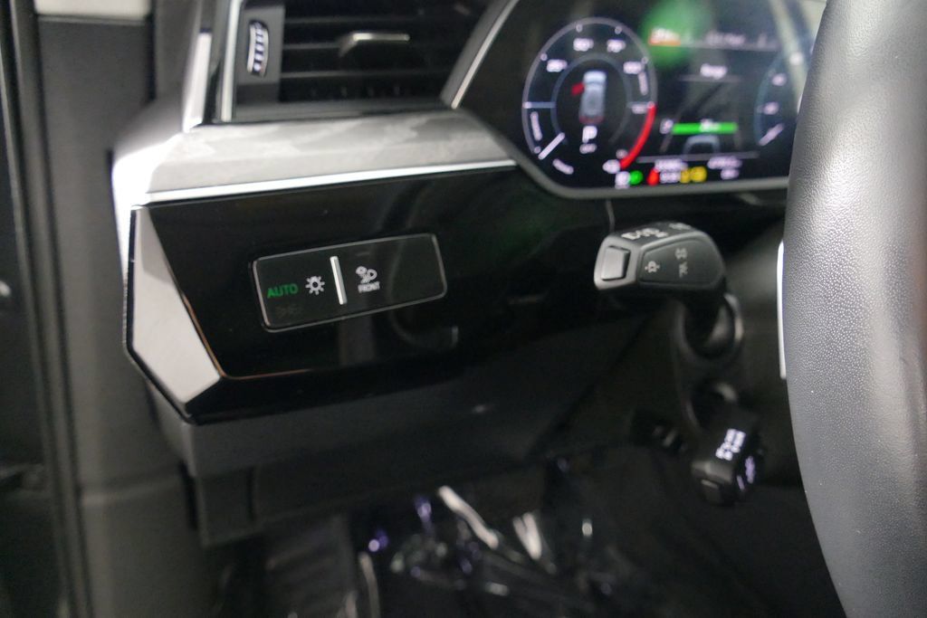 Used 2024 Audi Q8 e-tron Premium Plus w/ Premium Plus Package AWD/4WD image 15